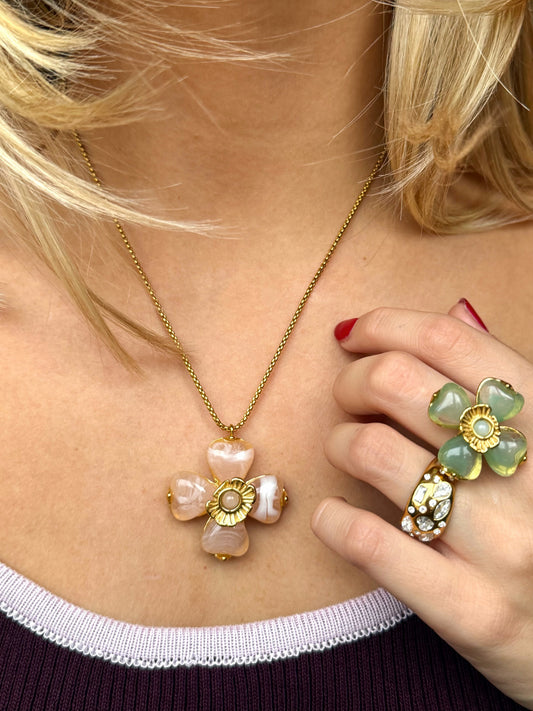 Lucky Livia Necklace Pink